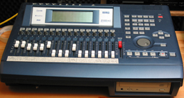 Korg D1600